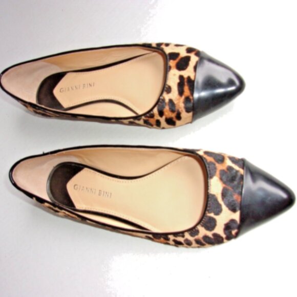 Pre-Owned Gianni Bini Women's Cheetah Calf Hair Leather Flats, Size 8-1/2 M - Picture 1 of 10